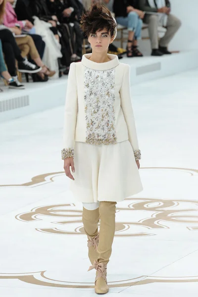 Look 1